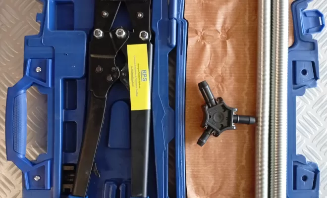 Pince à sertir multicouche Mew Marmande chez RPS - Rodrigues Plomberie Systemes, Agen, RPS - Rodrigues Plomberie Systemes